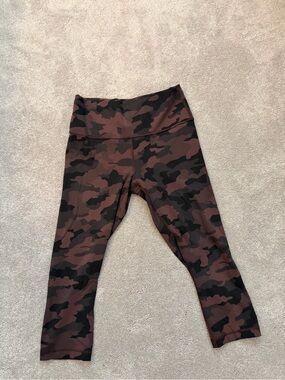 lululemon athletica Brown & Black Camo Crop Leggings